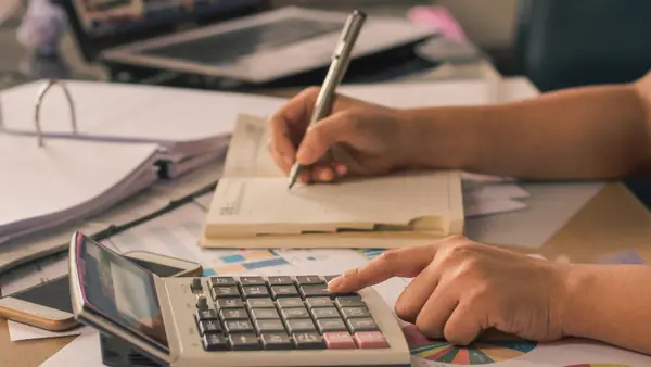 Calculadora y calendario para planificar plazos de declaración de impuestos
